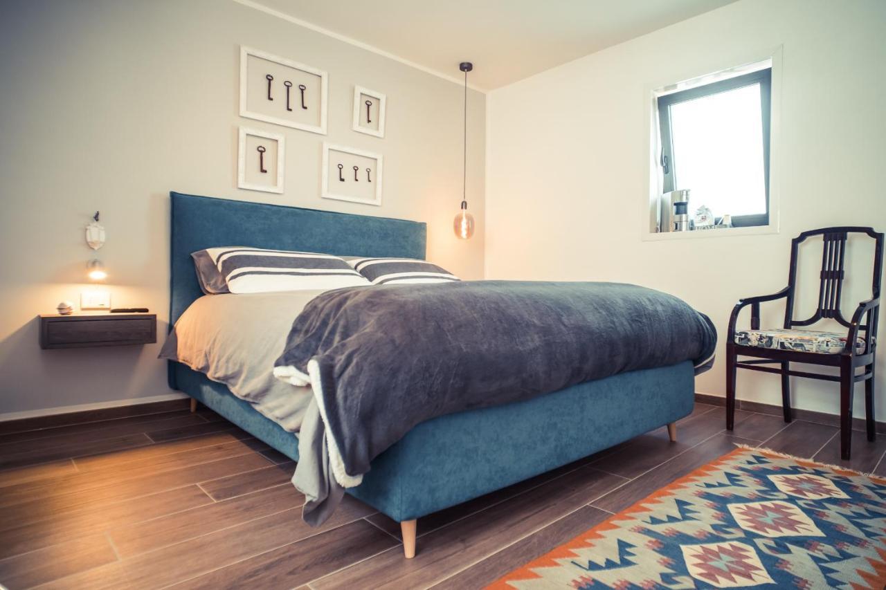 אוסטוני 800S Home Luxury Rooms מראה חיצוני תמונה